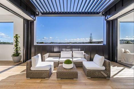 Photo of property in 7/14 Tamariki Avenue, Orewa, 0931