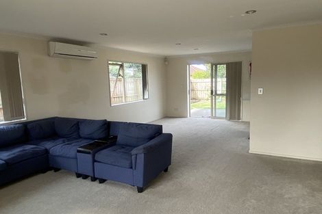 Photo of property in 106a Simpson Road, Henderson Valley, Auckland, 0614