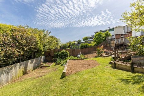 Photo of property in 17 Longview Drive, Merrilands, New Plymouth, 4312