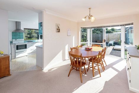 Photo of property in 1/75 Aviemore Drive, Highland Park, Auckland, 2010