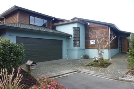 Photo of property in 32 Camellia Terrace, Maungaraki, Lower Hutt, 5010