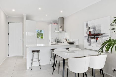 Photo of property in 26a Taikura Avenue, Red Beach, 0932