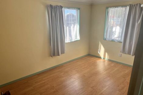 Photo of property in 2/491 Glenfield Road, Glenfield, Auckland, 0629