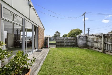 Photo of property in 10a Chilman Street, Strandon, New Plymouth, 4312
