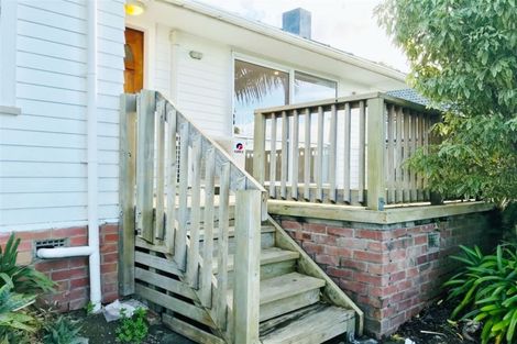 Photo of property in 15 Ayrton Street, Te Atatu South, Auckland, 0610