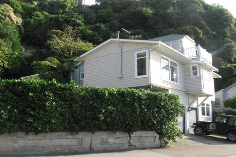 Photo of property in 379 Karaka Bay Road, Karaka Bays, Wellington, 6022