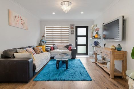 Photo of property in 13 Lovely Lane, Manurewa, Auckland, 2102