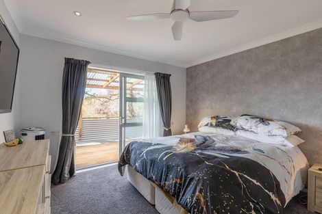 Photo of property in 31 Parerohi Grove, Kuratau, Turangi, 3381