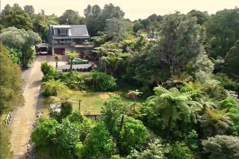 Photo of property in 556 Scenic Drive, Waiatarua, Auckland, 0612