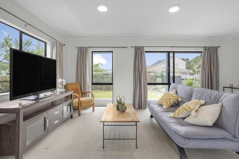 Photo of property in 2/1159 High Street, Taita, Lower Hutt, 5011