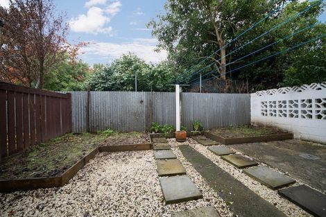 Photo of property in 8 Collingwood Court, Hokowhitu, Palmerston North, 4410