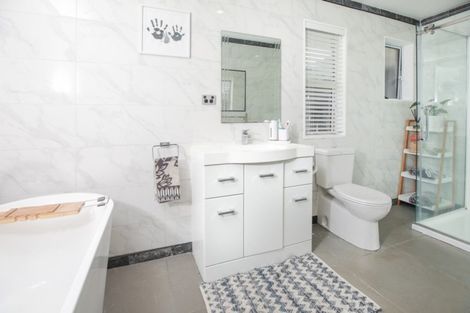 Photo of property in 9 Warwick Avenue, St Andrews, Hamilton, 3200