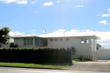 Photo of property in 75 Waimumu Road, Massey, Auckland, 0614