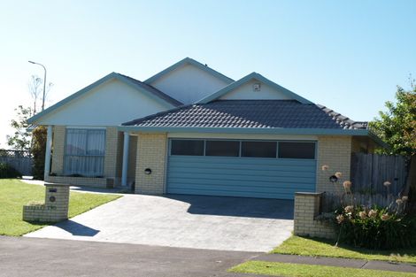 Photo of property in 2 Amberwood Drive, Northpark, Auckland, 2013