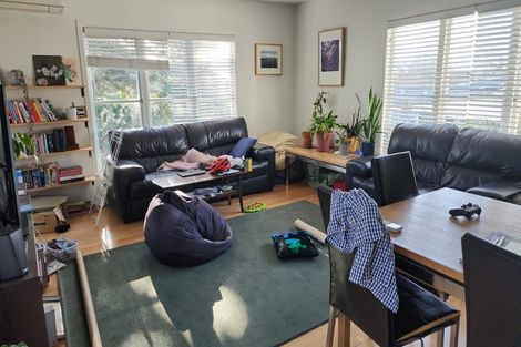 Photo of property in 13 Raleigh Road, Northcote, Auckland, 0627