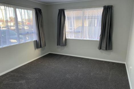 Photo of property in 2 Rutland Place, Milson, Palmerston North, 4414