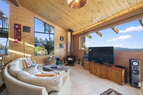 Photo of property in 63 Sunglo Terrace, Otaki, 5512