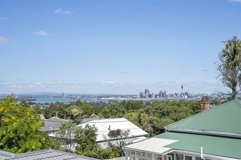Photo of property in 9/219 Onewa Road, Birkenhead, Auckland, 0626