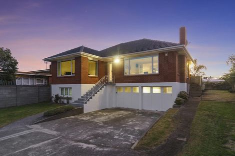 Photo of property in 444 Old Te Atatu Road, Te Atatu Peninsula, Auckland, 0610
