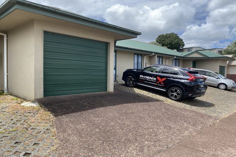 Photo of property in 324a West Coast Road, Glen Eden, Auckland, 0602