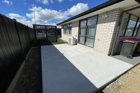 Photo of property in 7 Rewarewa Way, Timberlea, Upper Hutt, 5018