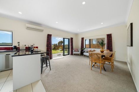 Photo of property in 12 Saint Vincent Terrace, Grenada Village, Wellington, 6037