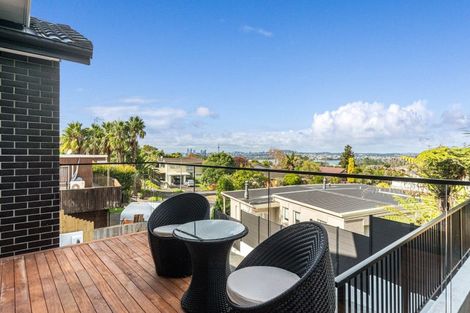 Photo of property in 44 Chatswood Grove, Chatswood, Auckland, 0626