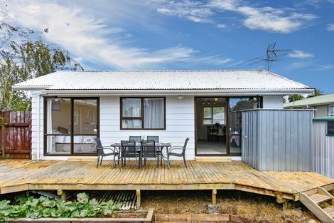 Photo of property in 10 Lomas Place, Manurewa, Auckland, 2102