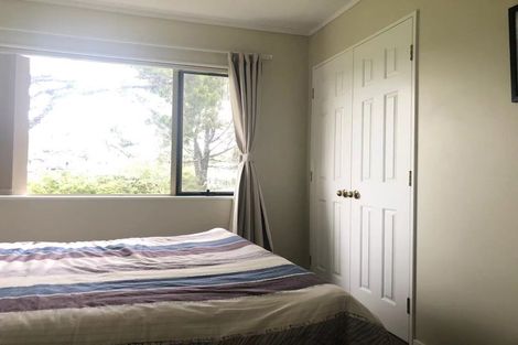 Photo of property in 33 Ginders Drive, Massey, Auckland, 0614