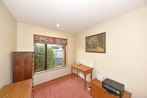 Photo of property in 16 Claverley Gardens, Avonhead, Christchurch, 8042