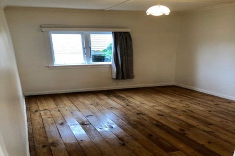 Photo of property in 1/236 East Coast Road, Forrest Hill, Auckland, 0620