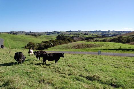 Photo of property in 16 Barnfield Road, Kaiwaka, 0573