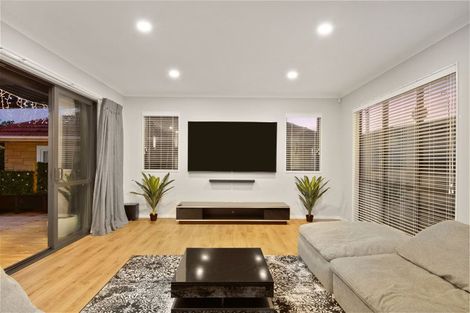 Photo of property in 144a Hutchinson Avenue, New Lynn, Auckland, 0600