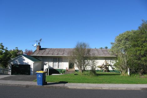 Photo of property in 16 Kashmir Road, Glen Eden, Auckland, 0602