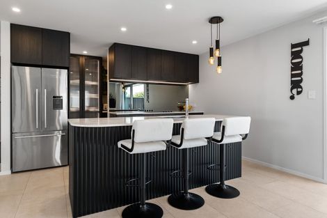 Photo of property in 2 Atea Place, Hawera, 4610