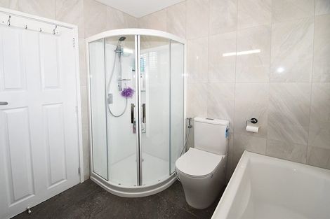 Photo of property in 26 Jaemont Avenue, Te Atatu South, Auckland, 0610