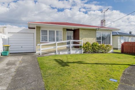 Photo of property in 7 Carlisle Street, Levin, 5510