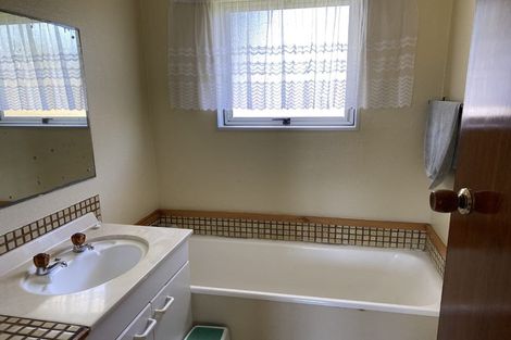 Photo of property in 14 Clement Place, Greenmeadows, Napier, 4112