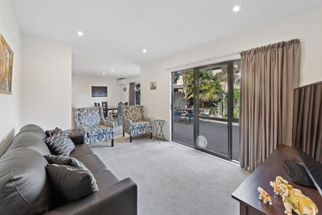 Photo of property in 9 Spalding Rise, Golflands, Auckland, 2013