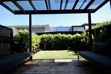 Photo of property in 6/11 Karamu Street, Te Atatu Peninsula, Auckland, 0610