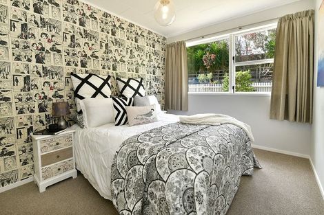 Photo of property in 214 Whangaparaoa Road, Red Beach, 0932