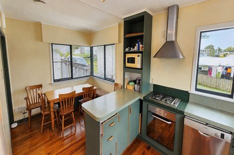 Photo of property in 30 Elizabeth Place, Ferndale, New Plymouth, 4310