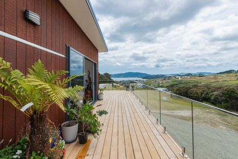 Photo of property in 1 Pekama Drive, Cable Bay, 0420