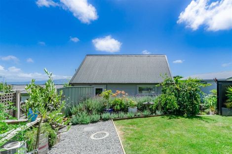 Photo of property in 11 Kotare Street, Waikanae, 5036