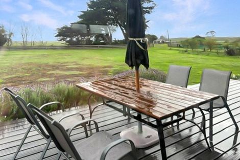 Photo of property in 120 Cummerfield Road, Foxton, 4891