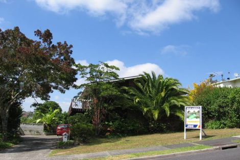 Photo of property in 6 Valdese Rise, Browns Bay, Auckland, 0630