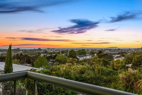 Photo of property in 87 Glengarry Road, Glen Eden, Auckland, 0602