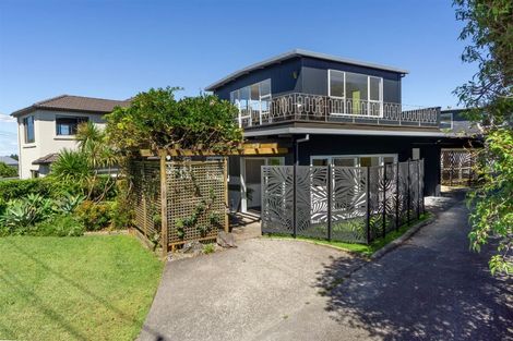 Photo of property in 1/16 Rangitoto Terrace, Milford, Auckland, 0620