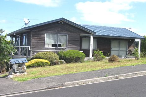 Photo of property in 1/3 Valecrest Place, Bayview, Auckland, 0629