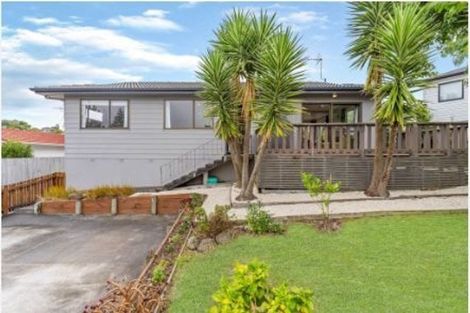 Photo of property in 36 Deverell Place, Northcross, Auckland, 0632